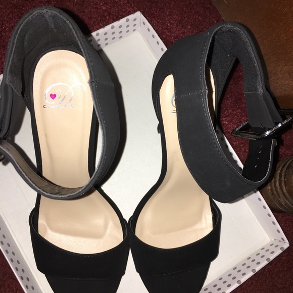 Little black pumps - Picture 4 of 6